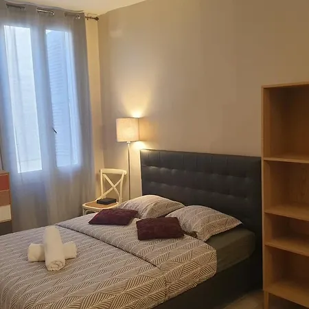 Modern Centre D'avignon Apartment